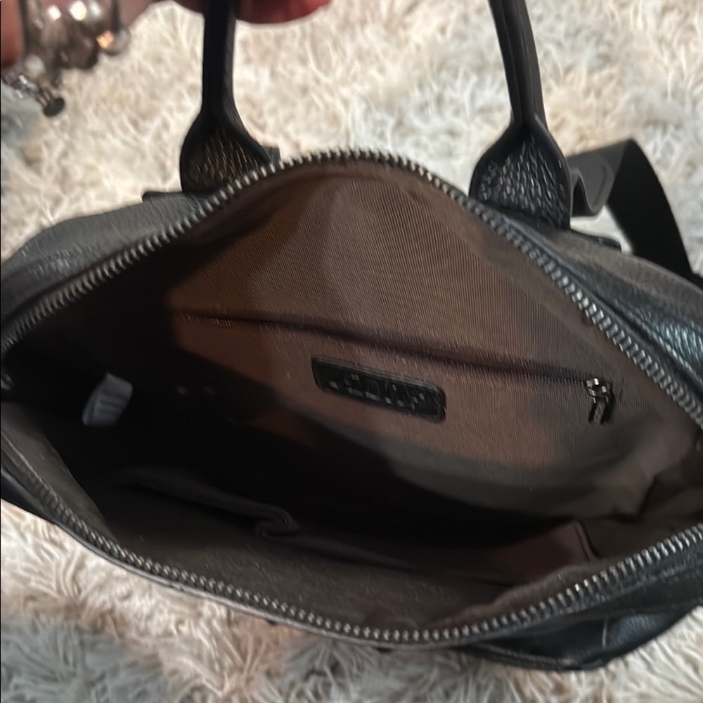 Source Unknown Black Backpack Sleek Modern Design - image 3